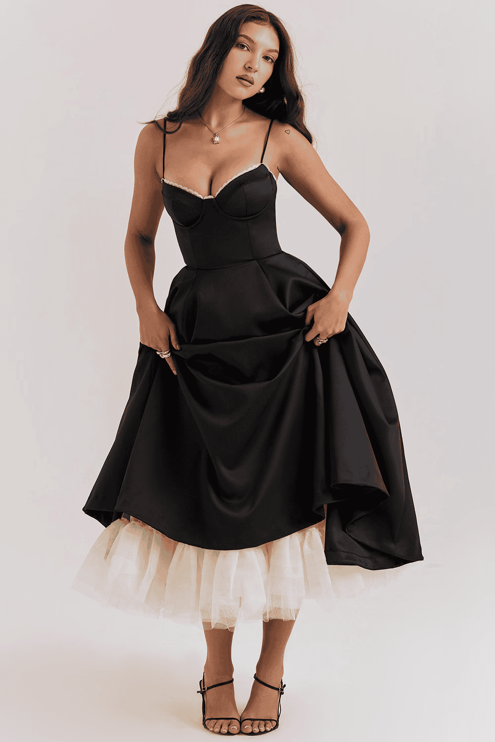 Carmen - Elegancia y Estilo en un Solo Vestido