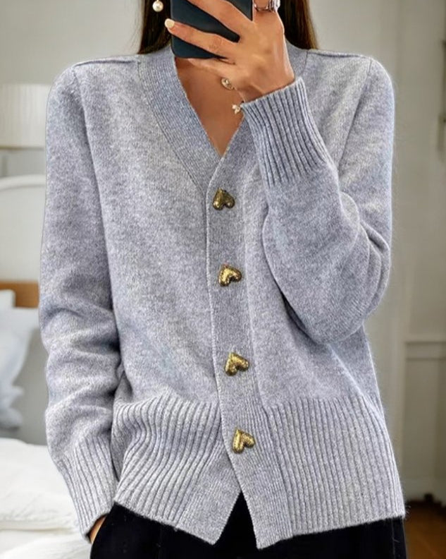 Chela - Elegante cárdigan con botones en forma de corazón