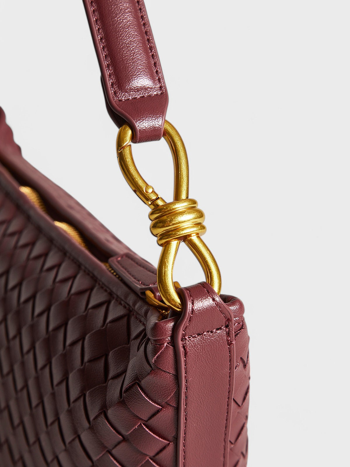 Claudia - Borgoña Chic